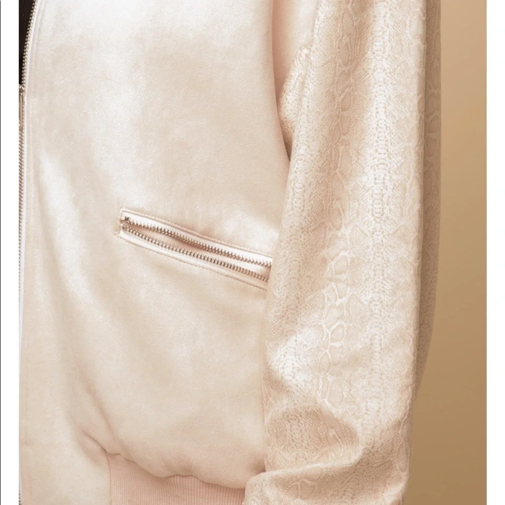 🆕Pink Bomber Jacket Snakeskin Sleeve Print New Blush Hem& Thread-Anthropologie - Picture 8 of 15